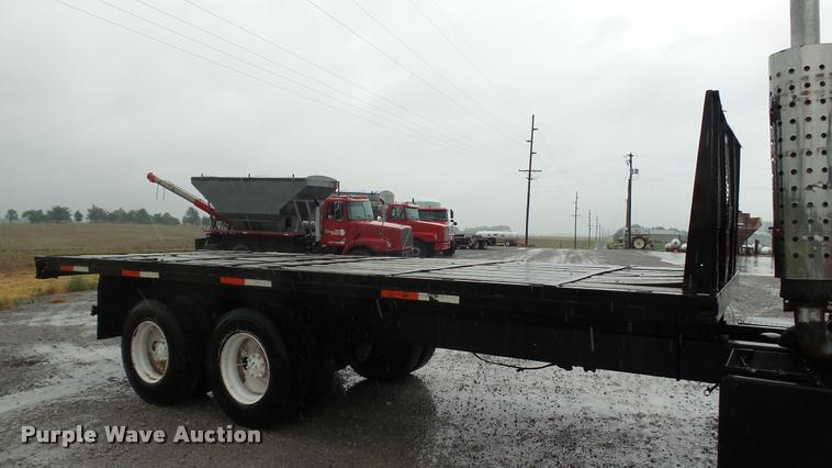 image for item DA1007 1988 Ford LTA9000 Aero Max 106 flatbed truck