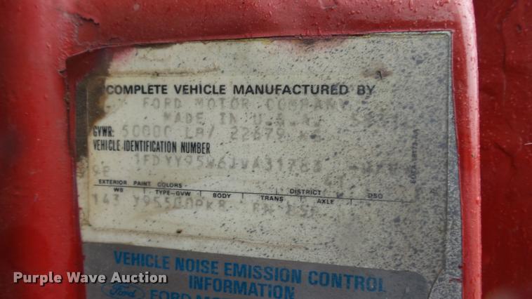 image for item DA1007 1988 Ford LTA9000 Aero Max 106 flatbed truck