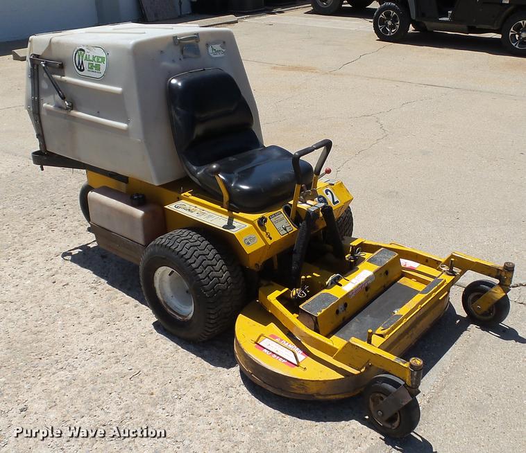 image for item DA1075 Walker MCGHS lawn mower