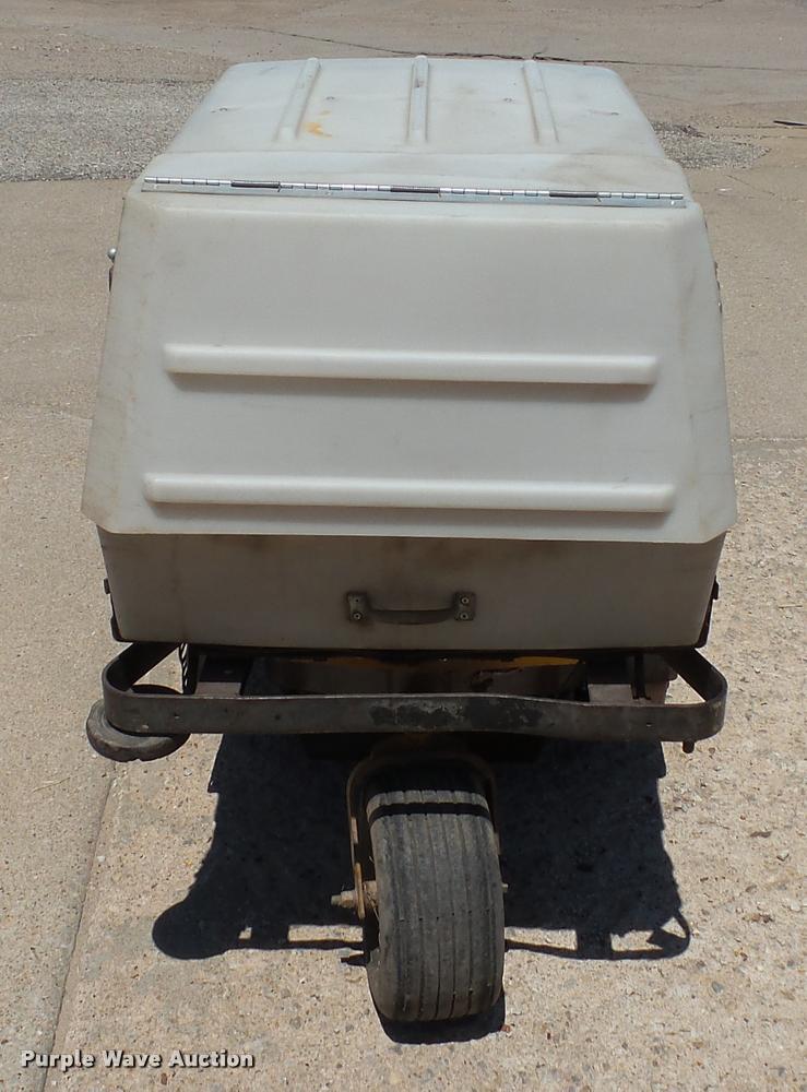 image for item DA1075 Walker MCGHS lawn mower