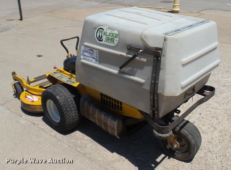 image for item DA1075 Walker MCGHS lawn mower