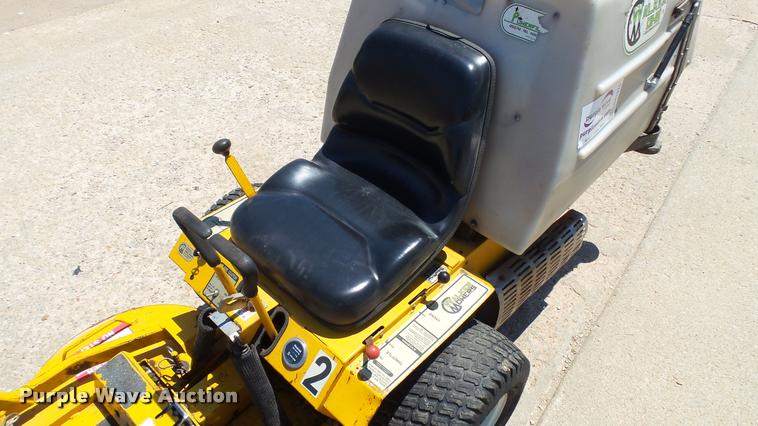 image for item DA1075 Walker MCGHS lawn mower