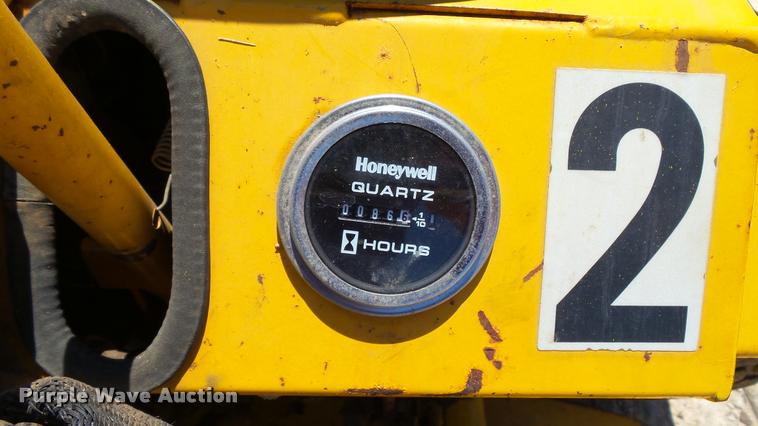 image for item DA1075 Walker MCGHS lawn mower