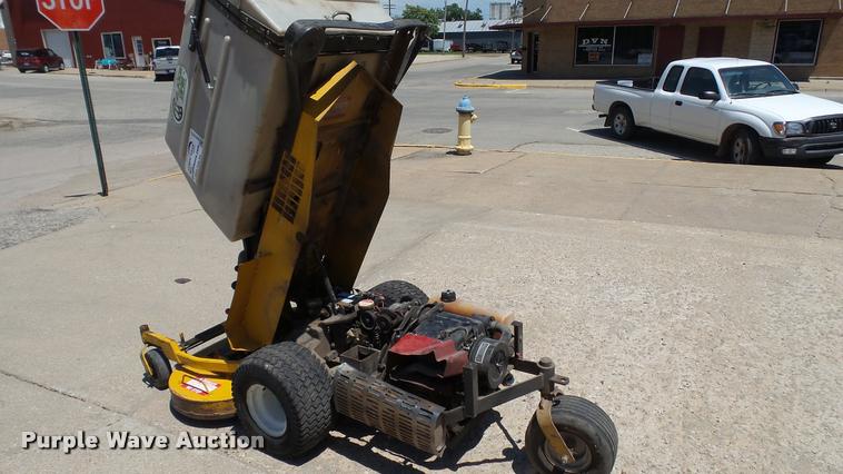 image for item DA1075 Walker MCGHS lawn mower