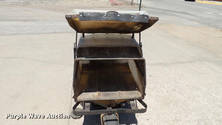 image for item DA1075 Walker MCGHS lawn mower