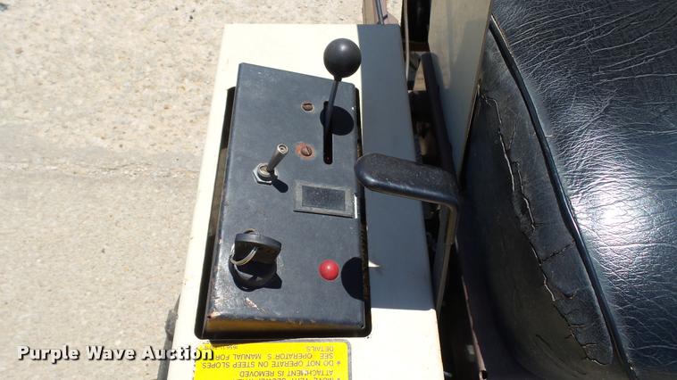 image for item DA1076 Grasshopper 612 ZTR lawn mower