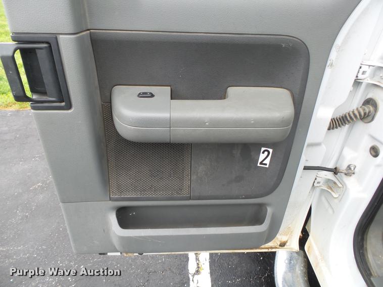 image for item DA2682 2006 Ford F150 SuperCab pickup truck