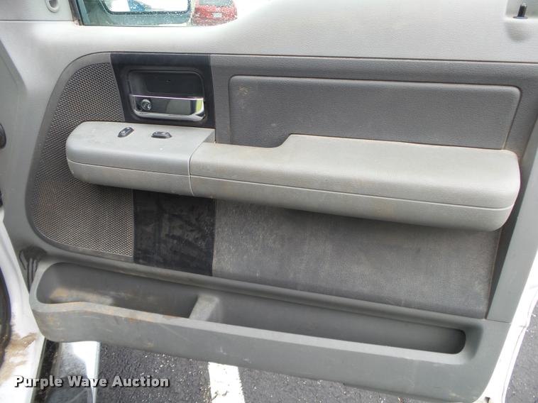 image for item DA2682 2006 Ford F150 SuperCab pickup truck