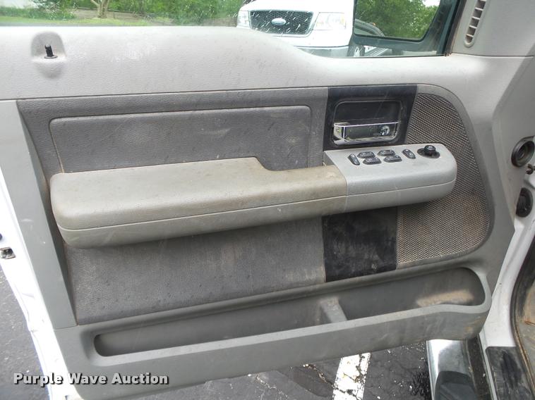 image for item DA2682 2006 Ford F150 SuperCab pickup truck