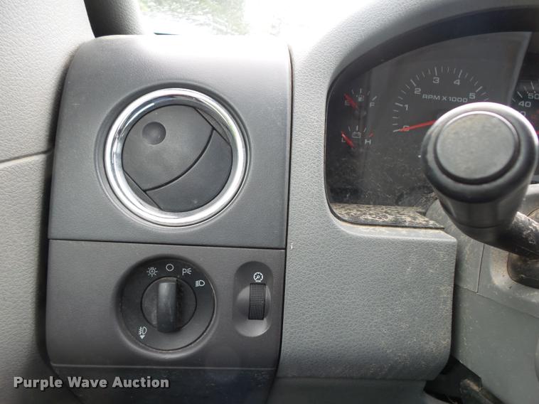 image for item DA2682 2006 Ford F150 SuperCab pickup truck