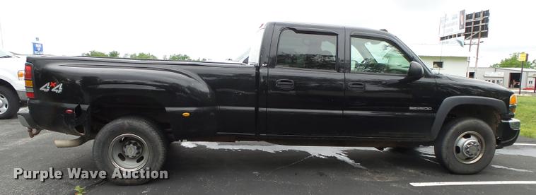 image for item DA2684 2005 GMC Sierra 3500 Crew Cab pickup truck