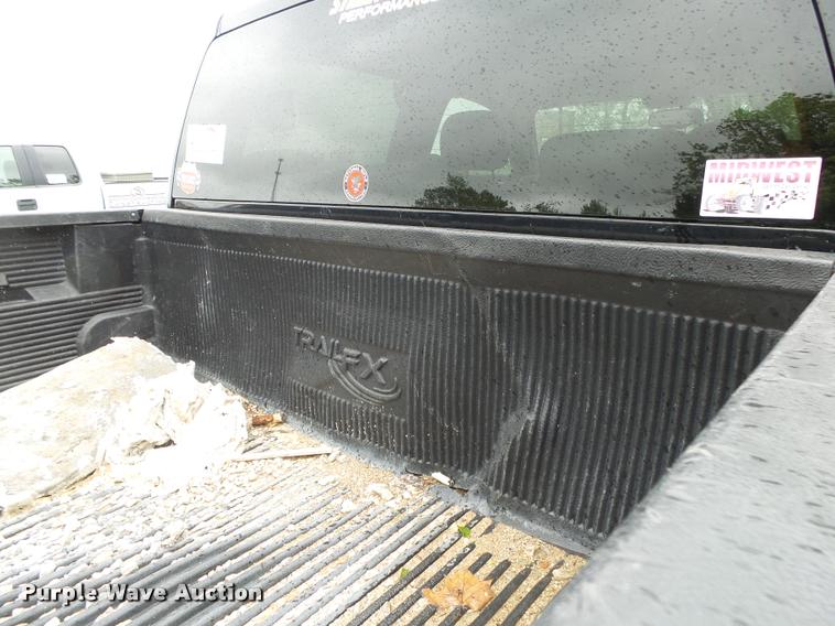 image for item DA2684 2005 GMC Sierra 3500 Crew Cab pickup truck