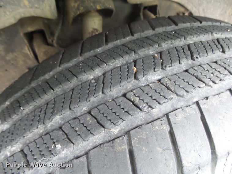 image for item DA2684 2005 GMC Sierra 3500 Crew Cab pickup truck