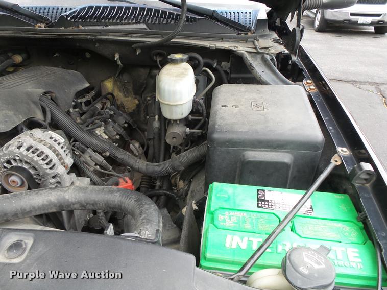 image for item DA2684 2005 GMC Sierra 3500 Crew Cab pickup truck