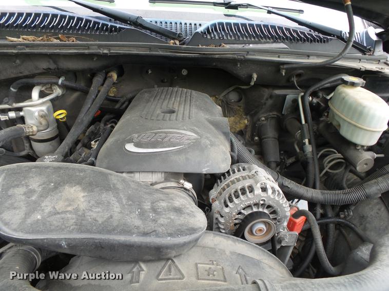 image for item DA2684 2005 GMC Sierra 3500 Crew Cab pickup truck