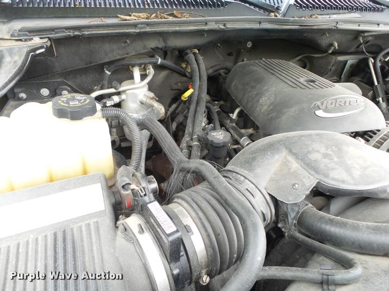 image for item DA2684 2005 GMC Sierra 3500 Crew Cab pickup truck