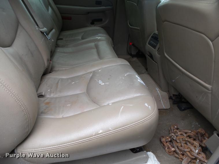 image for item DA2684 2005 GMC Sierra 3500 Crew Cab pickup truck