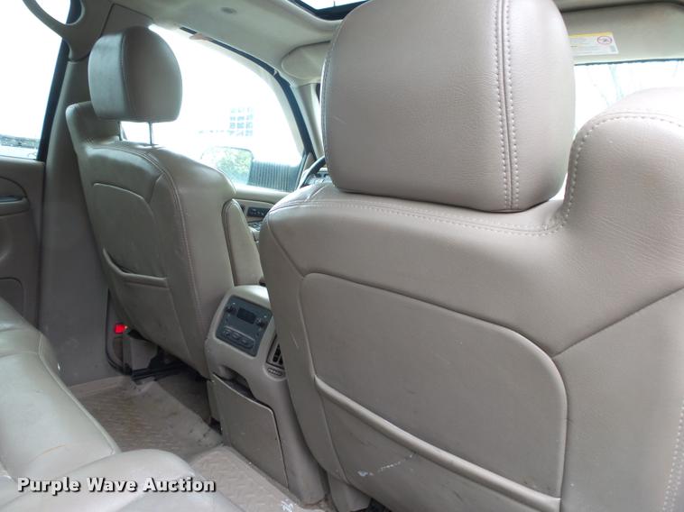 image for item DA2684 2005 GMC Sierra 3500 Crew Cab pickup truck