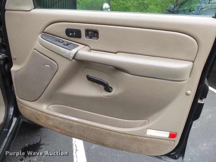 image for item DA2684 2005 GMC Sierra 3500 Crew Cab pickup truck