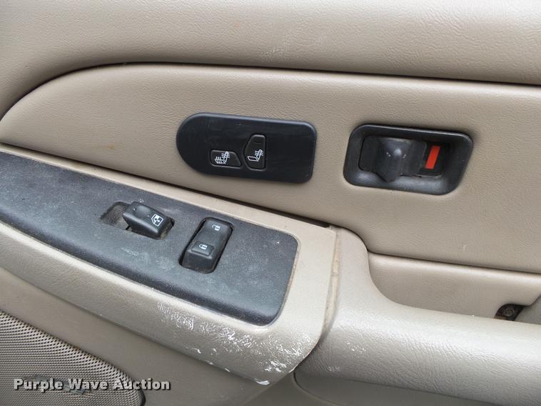 image for item DA2684 2005 GMC Sierra 3500 Crew Cab pickup truck