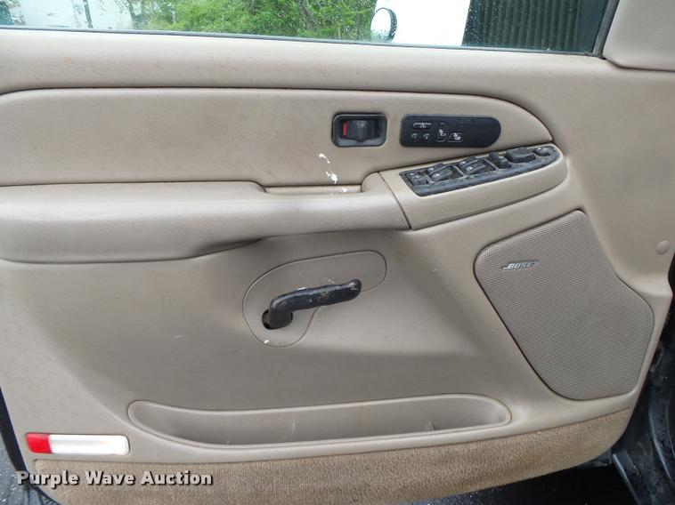 image for item DA2684 2005 GMC Sierra 3500 Crew Cab pickup truck