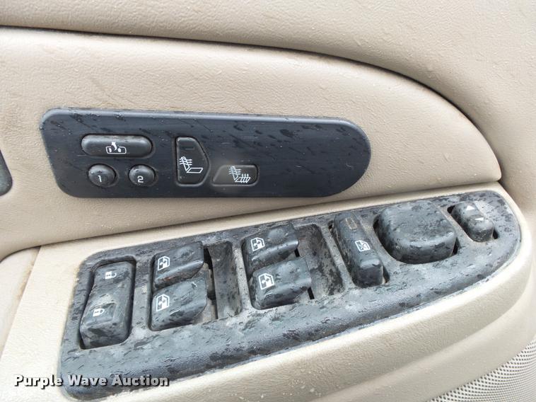 image for item DA2684 2005 GMC Sierra 3500 Crew Cab pickup truck