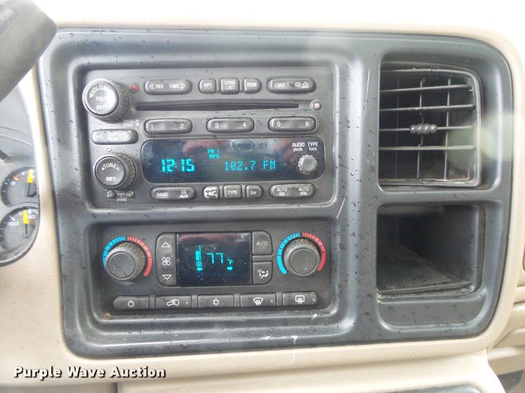 image for item DA2684 2005 GMC Sierra 3500 Crew Cab pickup truck