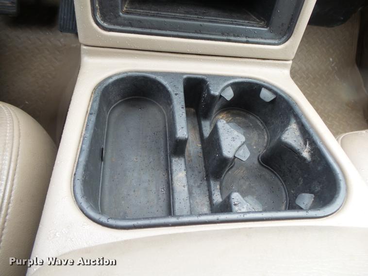 image for item DA2684 2005 GMC Sierra 3500 Crew Cab pickup truck