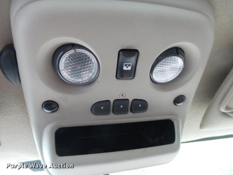 image for item DA2684 2005 GMC Sierra 3500 Crew Cab pickup truck