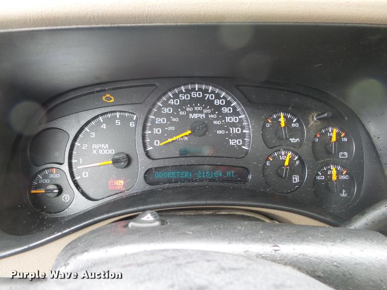 image for item DA2684 2005 GMC Sierra 3500 Crew Cab pickup truck