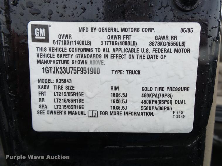 image for item DA2684 2005 GMC Sierra 3500 Crew Cab pickup truck