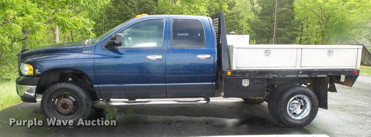 image for item DA2685 2005 Dodge Ram 3500 Quad Cab flatbed pickup truck