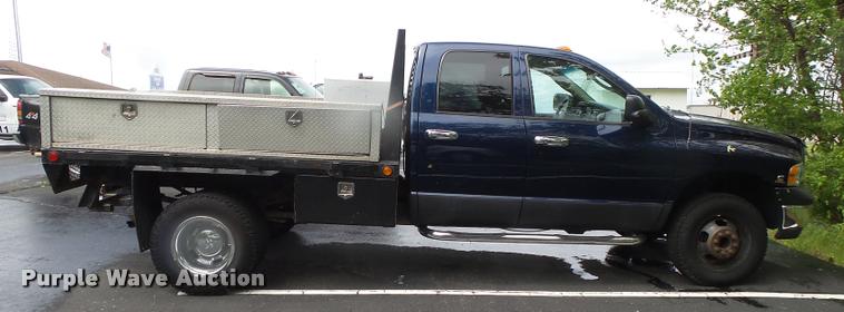 image for item DA2685 2005 Dodge Ram 3500 Quad Cab flatbed pickup truck