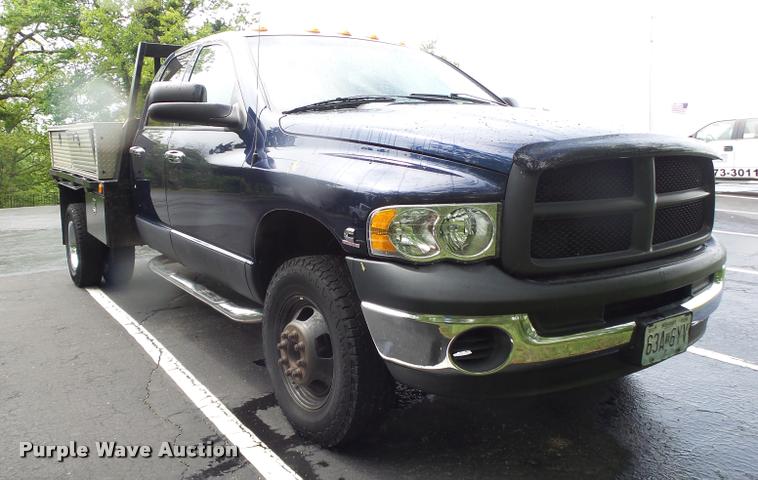 image for item DA2685 2005 Dodge Ram 3500 Quad Cab flatbed pickup truck