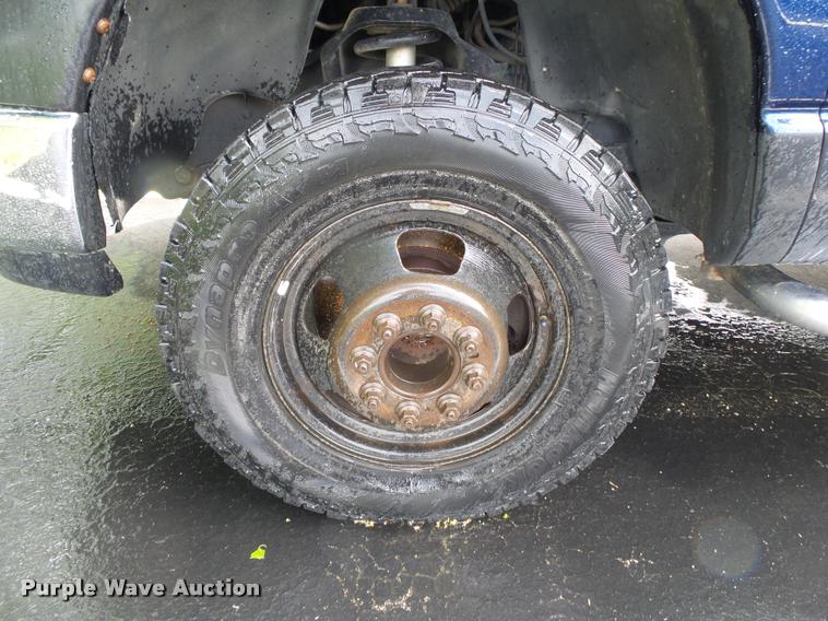 image for item DA2685 2005 Dodge Ram 3500 Quad Cab flatbed pickup truck