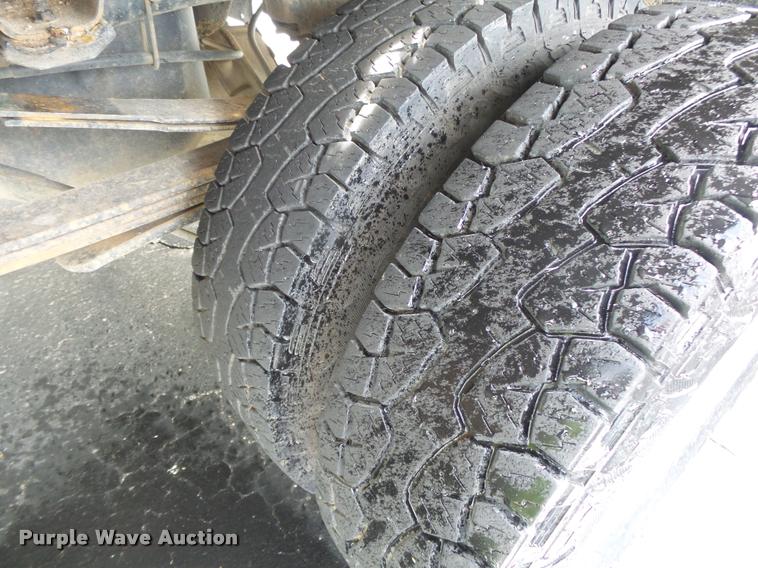 image for item DA2685 2005 Dodge Ram 3500 Quad Cab flatbed pickup truck