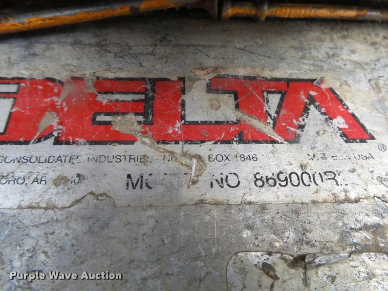 image for item DA2685 2005 Dodge Ram 3500 Quad Cab flatbed pickup truck