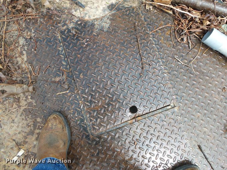 image for item DA2685 2005 Dodge Ram 3500 Quad Cab flatbed pickup truck