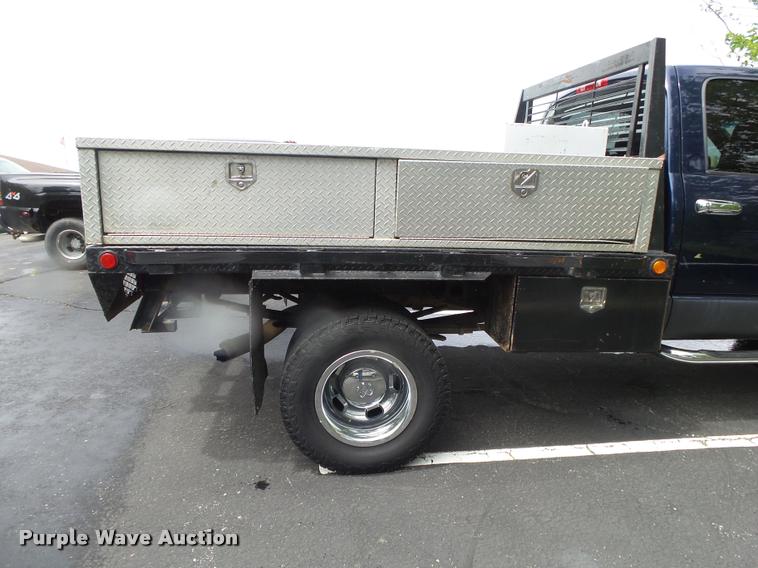 image for item DA2685 2005 Dodge Ram 3500 Quad Cab flatbed pickup truck