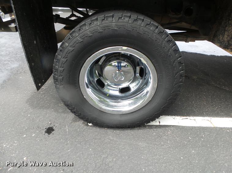 image for item DA2685 2005 Dodge Ram 3500 Quad Cab flatbed pickup truck