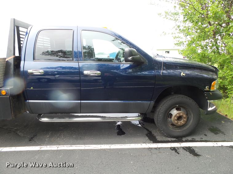image for item DA2685 2005 Dodge Ram 3500 Quad Cab flatbed pickup truck