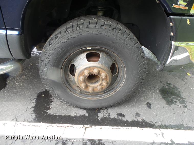 image for item DA2685 2005 Dodge Ram 3500 Quad Cab flatbed pickup truck