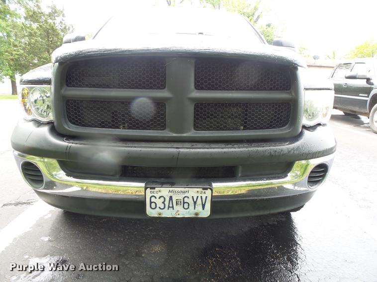 image for item DA2685 2005 Dodge Ram 3500 Quad Cab flatbed pickup truck