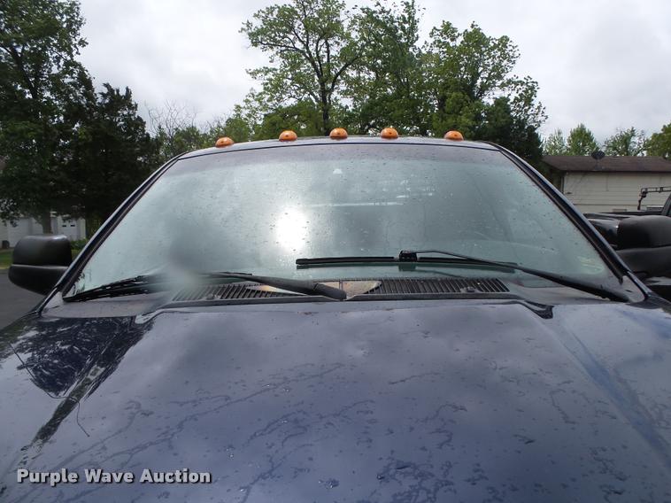 image for item DA2685 2005 Dodge Ram 3500 Quad Cab flatbed pickup truck