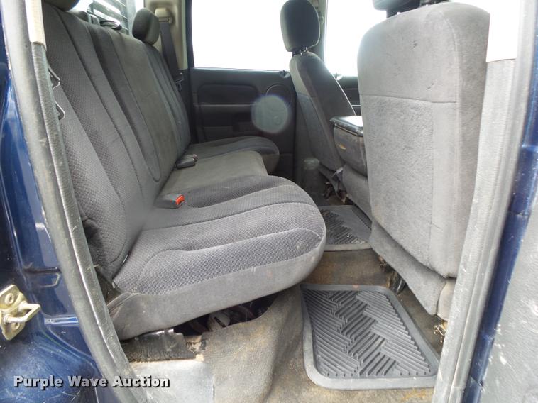 image for item DA2685 2005 Dodge Ram 3500 Quad Cab flatbed pickup truck