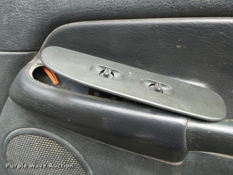 image for item DA2685 2005 Dodge Ram 3500 Quad Cab flatbed pickup truck