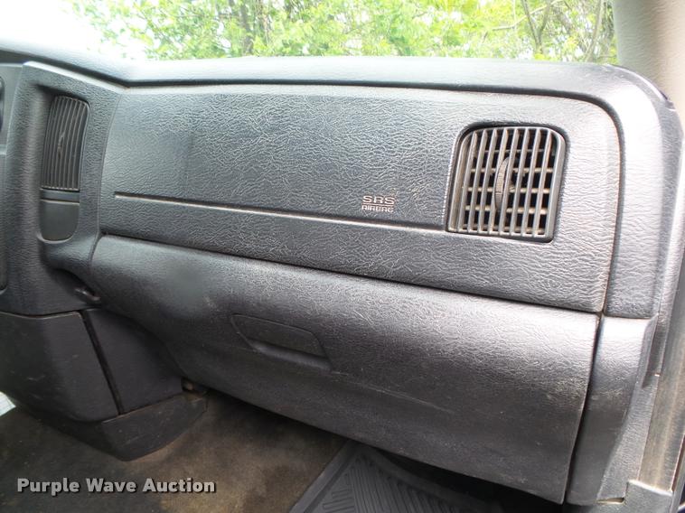 image for item DA2685 2005 Dodge Ram 3500 Quad Cab flatbed pickup truck