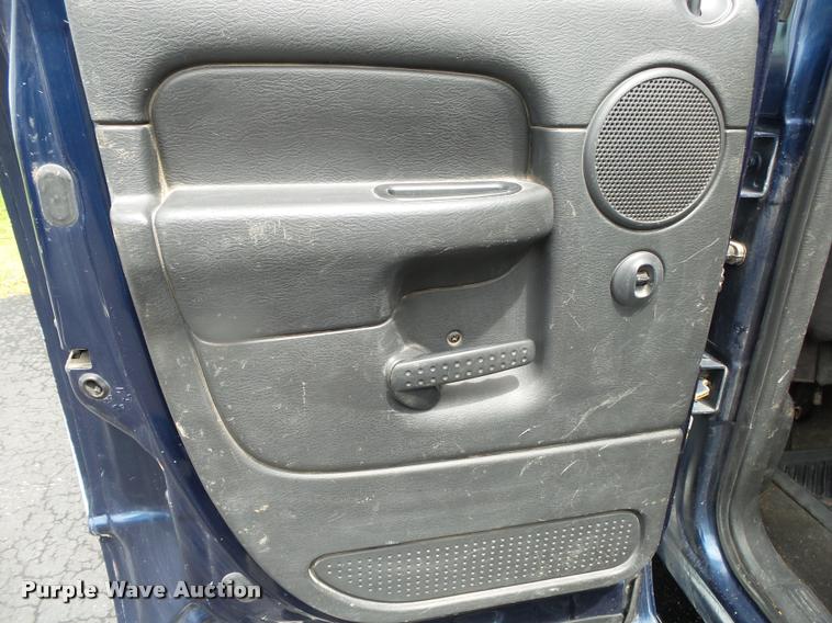 image for item DA2685 2005 Dodge Ram 3500 Quad Cab flatbed pickup truck