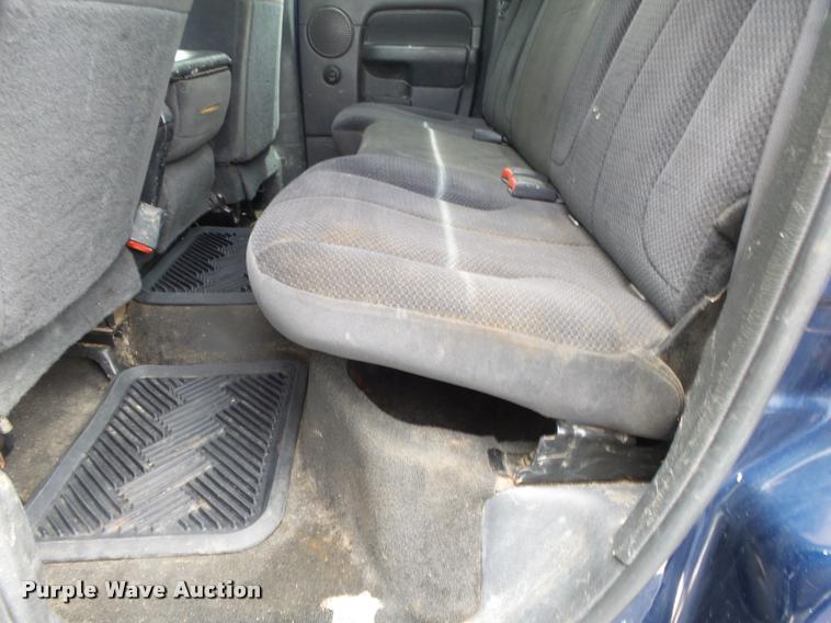 image for item DA2685 2005 Dodge Ram 3500 Quad Cab flatbed pickup truck