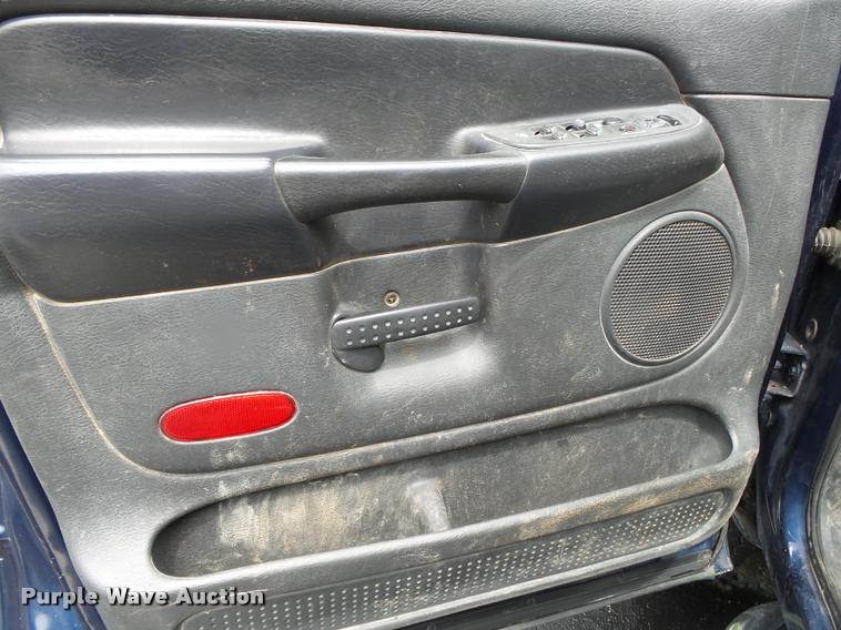 image for item DA2685 2005 Dodge Ram 3500 Quad Cab flatbed pickup truck